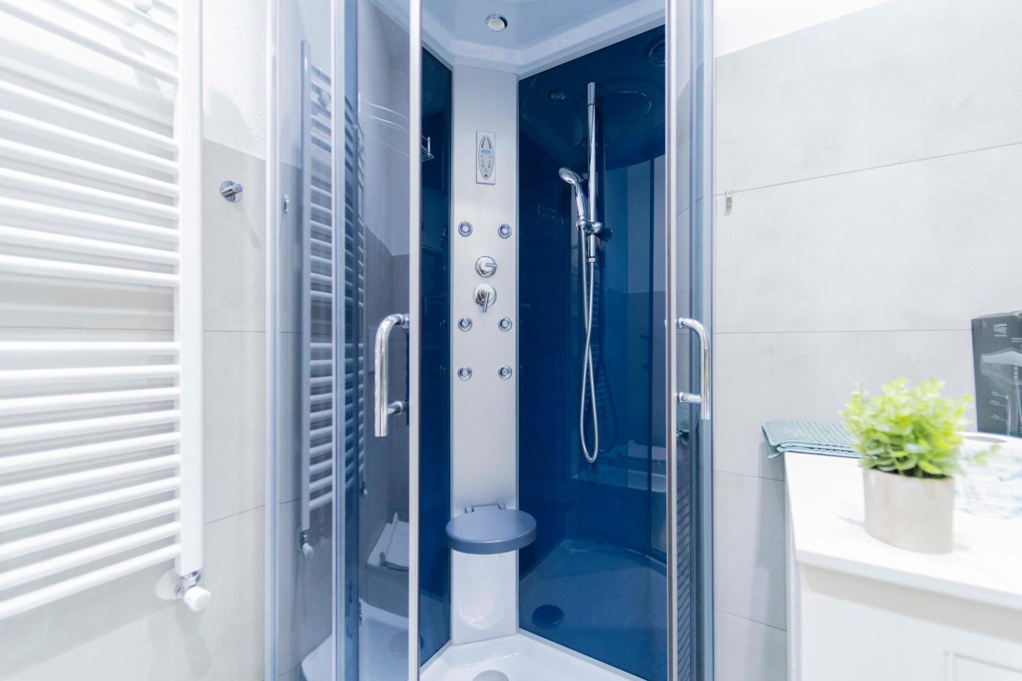 Apartment 307 - Casa Sara, 5 Minuti Di Auto Dal Mare E Dal Centro Di Sestri, Con Parcheggio Privato *